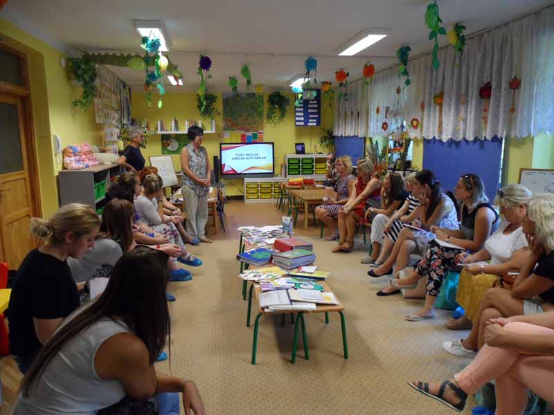 „Doświadczenia poszukujące droga do kreatywności nauczycieli w pracy z dziećmi” w Przedszkolu nr 124